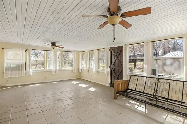 1300 Shannon Drive, Cleburne, TX 76031