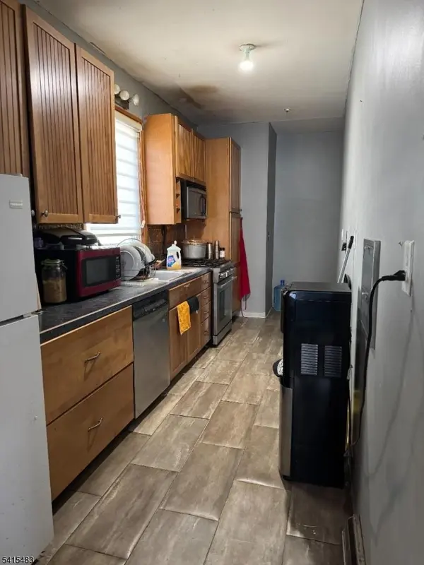 149 W 2Nd St, Clifton City, NJ 07011