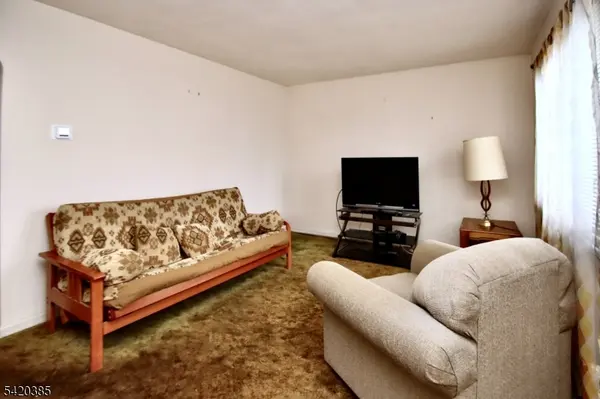 39-23 Van Duren Ave, Fair Lawn Boro, NJ 07410