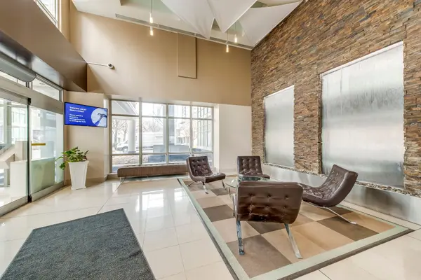 35 Mariner TER #3912, Toronto C01, ON M5V 3V9