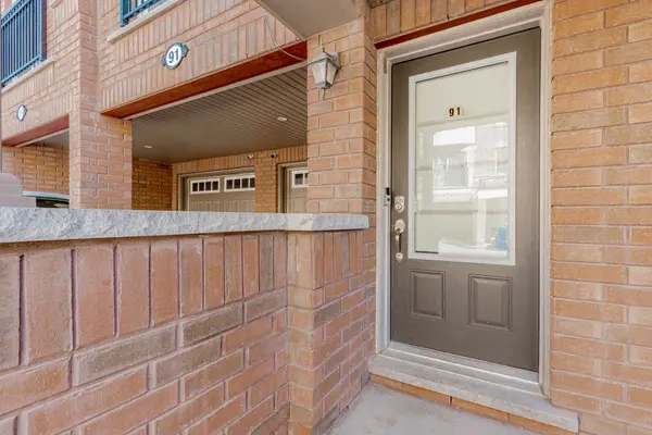 91 Aquatic Ballet PATH, Oshawa, ON L1L 0K6