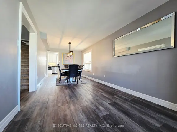 38 Sherwood CT, Barrie, ON L4N 9V1