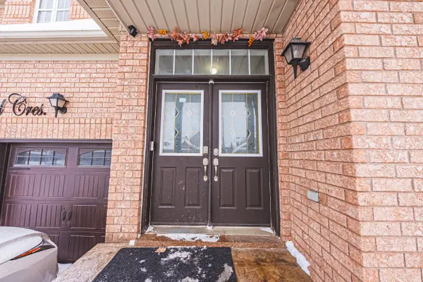 66 Citadel CRES, Brampton, ON L6P 1X8