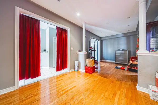 66 Citadel CRES, Brampton, ON L6P 1X8