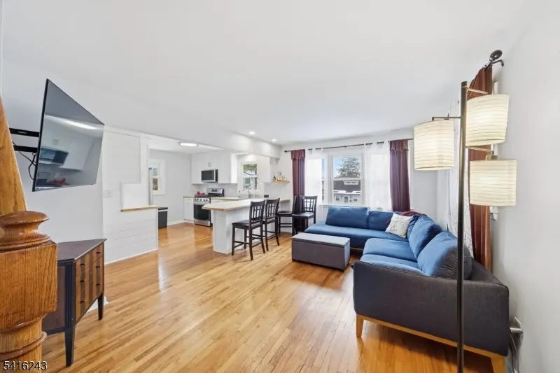 37 Wenonah Ave, Parsippany-troy Hills Twp., NJ 07034