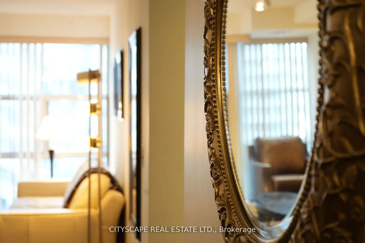 11 St Joseph ST #1801, Toronto C01, ON M4Y 3G4