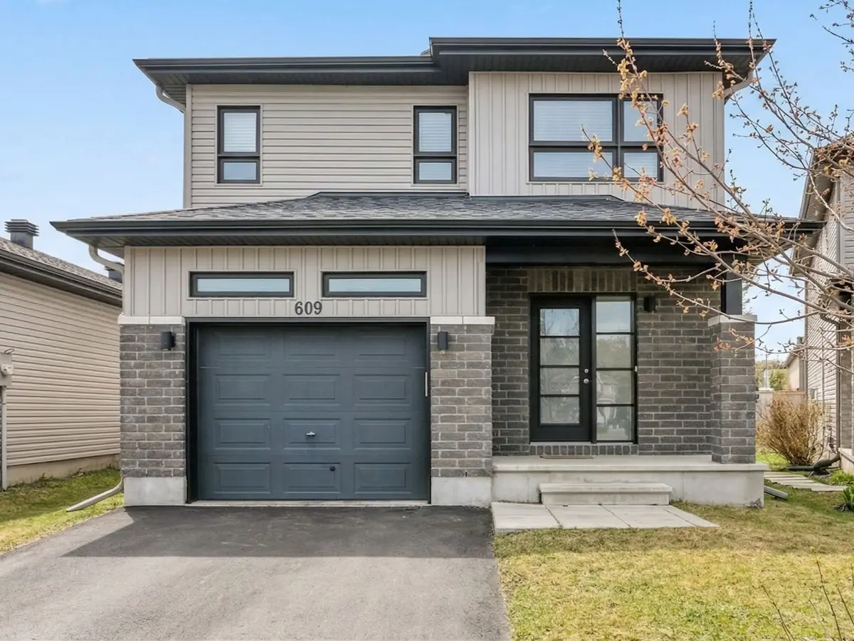 609 Robert ST, Clarence-rockland, ON K4K 1E8
