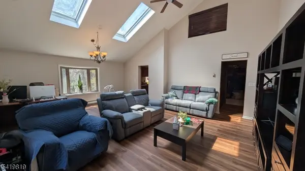 534 Hamburg Tpke, West Milford Twp., NJ 07480