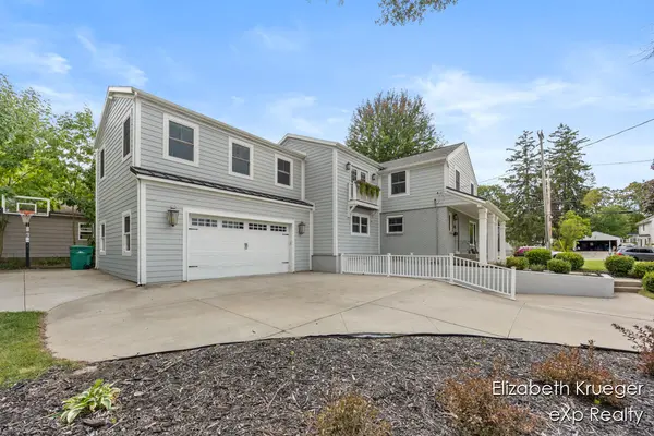 2412 Lake DR SE, East Grand Rapids, MI 49506