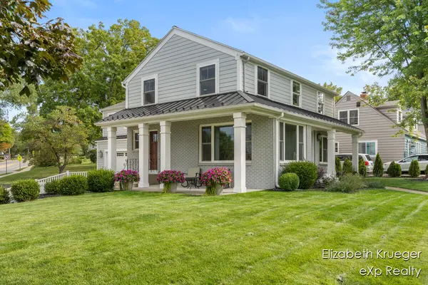 2412 Lake DR SE, East Grand Rapids, MI 49506