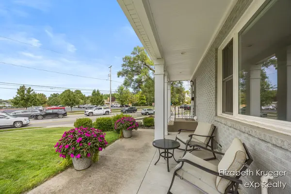 2412 Lake DR SE, East Grand Rapids, MI 49506