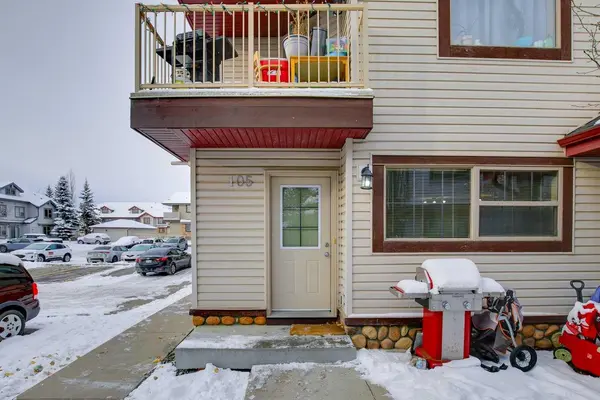 27 Everridge SQ SW #105, Calgary, AB T2Y 5J7