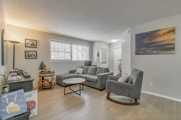 27 Everridge SQ SW #105, Calgary, AB T2Y 5J7