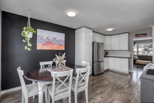 94 Glendale WAY, Cochrane, AB T4C 1H8