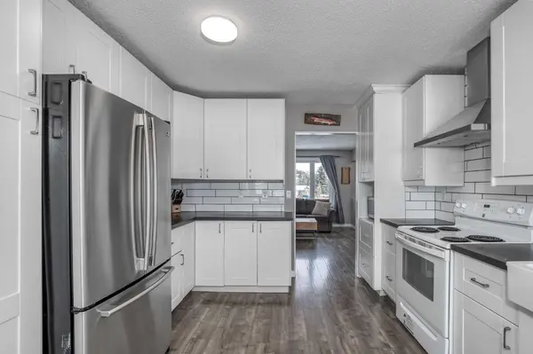 94 Glendale WAY, Cochrane, AB T4C 1H8