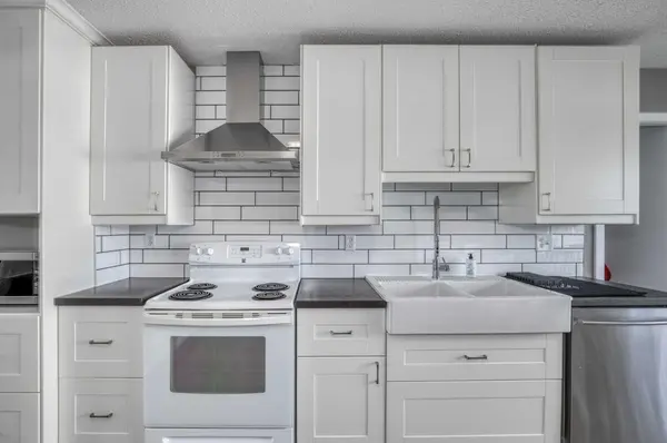 94 Glendale WAY, Cochrane, AB T4C 1H8