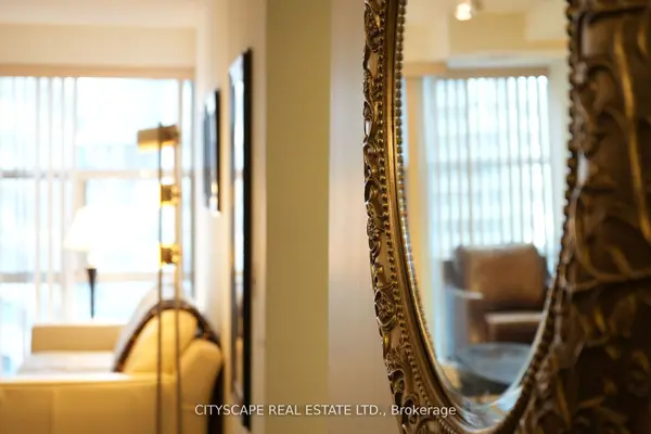 11 St Joseph ST #1801, Toronto C01, ON M4Y 3G4