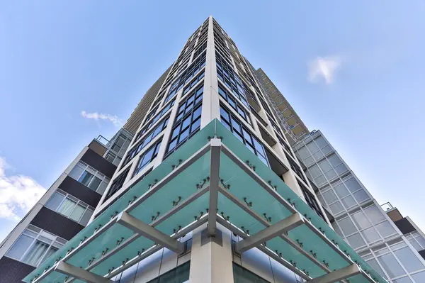 501 St. Clair AVE W #424, Toronto C02, ON M5P 0A2