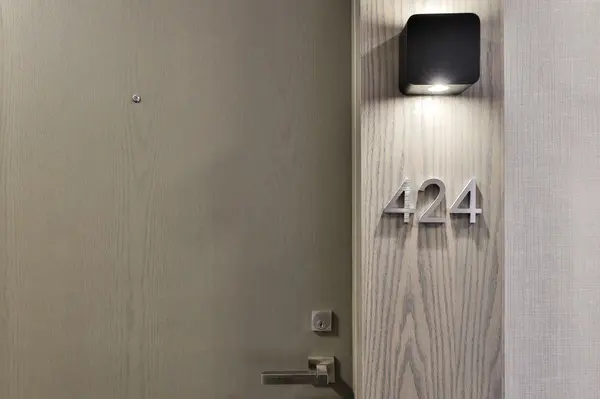 501 St. Clair AVE W #424, Toronto C02, ON M5P 0A2