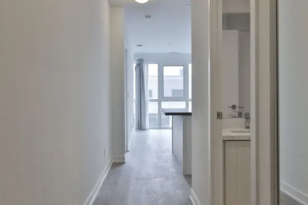 501 St. Clair AVE W #424, Toronto C02, ON M5P 0A2