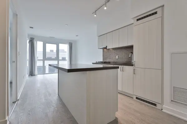 501 St. Clair AVE W #424, Toronto C02, ON M5P 0A2