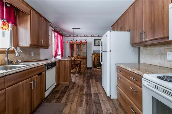 3214 Cove AVE, Innisfil, ON L9S 2K7