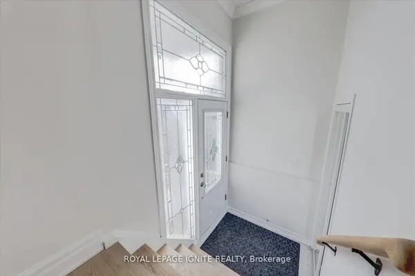 4023 Bishopstoke LN #Main, Mississauga, ON L4Z 1H9