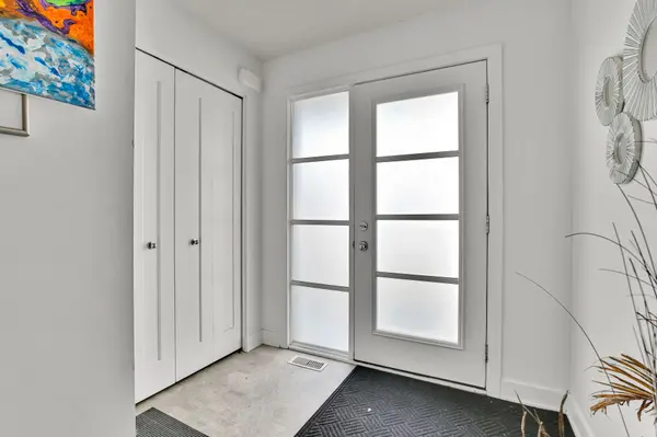 609 Robert ST, Clarence-rockland, ON K4K 1E8