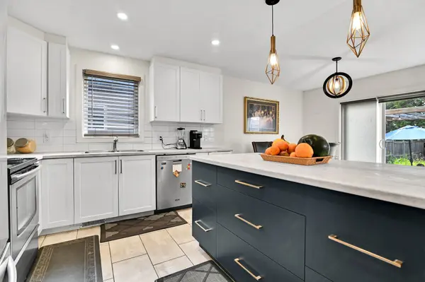 609 Robert ST, Clarence-rockland, ON K4K 1E8