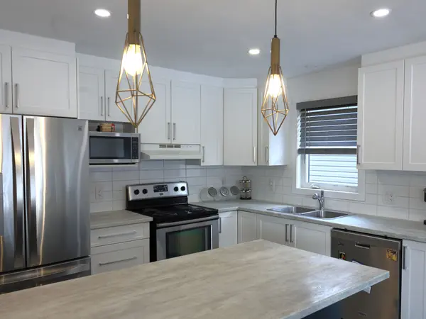 609 Robert ST, Clarence-rockland, ON K4K 1E8