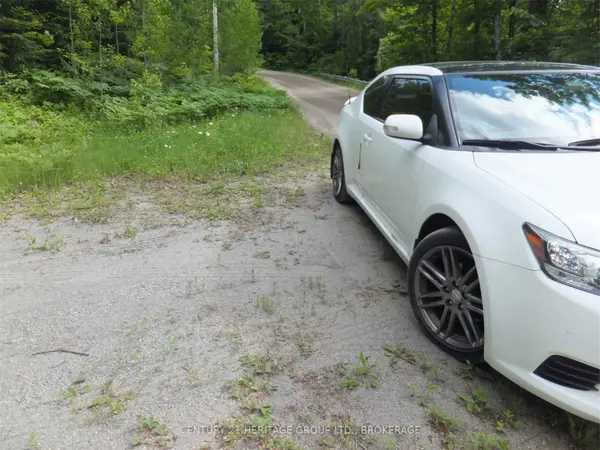 2098 Glamor Lake RD, Highlands East, ON K0M 1R0