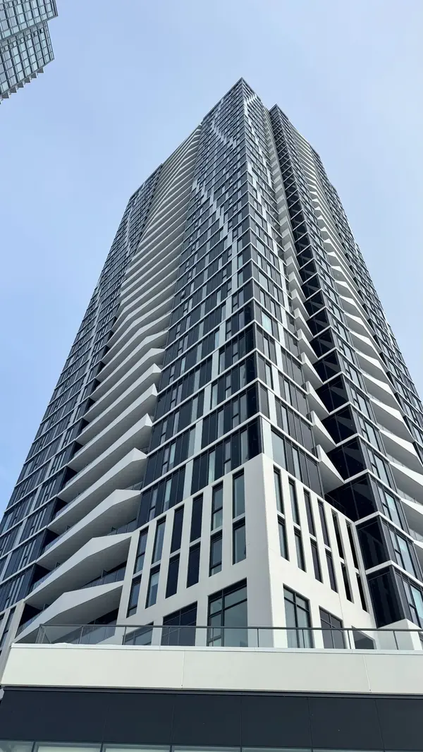 25 Wellington St ST #3305, Kitchener, ON N2G 0G5