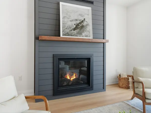 11 Clarkes LN, Huntsville, ON P0B 1M0