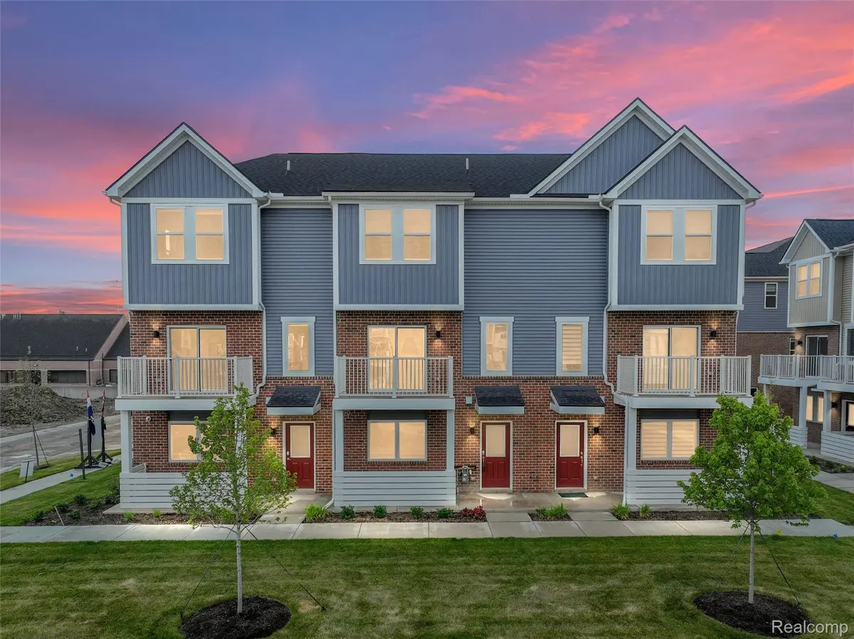 822 Huntley Lane, Troy, MI 48085