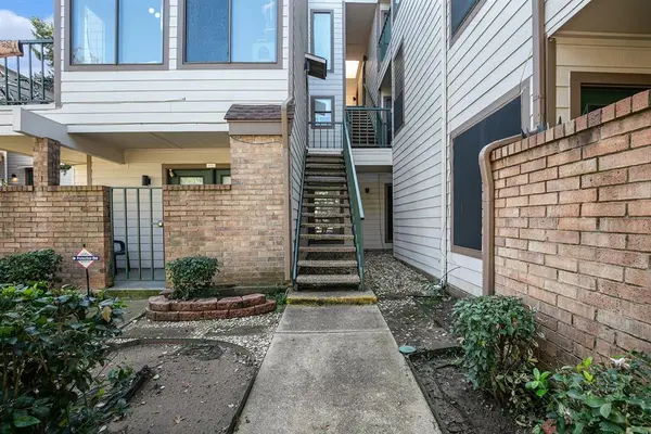 2311 Balsam Drive #H307, Arlington, TX 76006