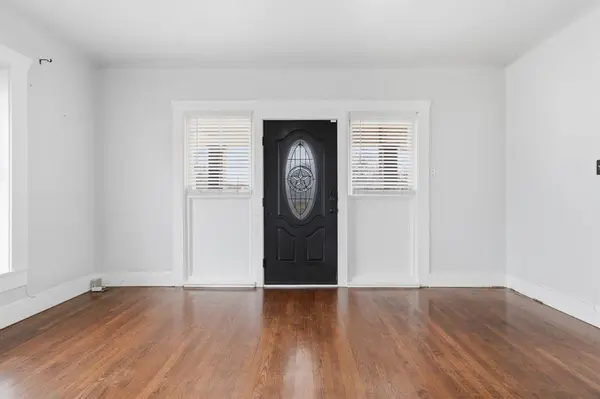 2703 Gladstone Drive, Dallas, TX 75211