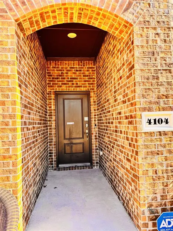 4104 Spur Trail, Denton, TX 76208