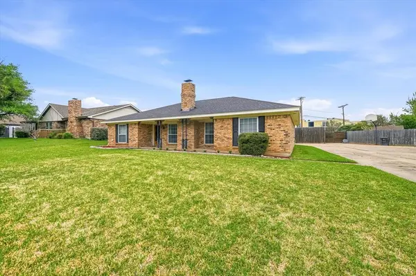 6917 Wilton Drive, Fort Worth, TX 76133