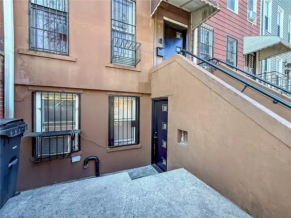 124 Hall ST, Brooklyn, NY 11205