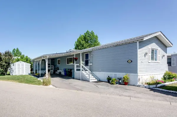 99 Arbour Lake RD NW #62, Calgary, AB T3G4E4