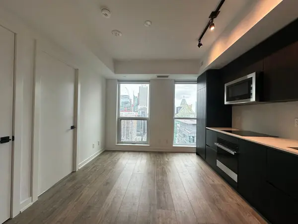 327 King ST #3701, Toronto C01, ON M5V 0W7