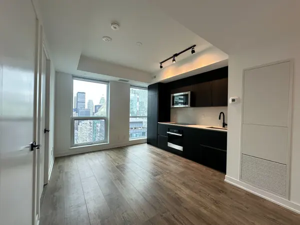 327 King ST #3701, Toronto C01, ON M5V 0W7