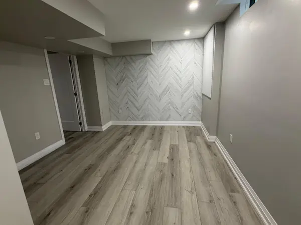 24 Mayflower ST #BASEMENT, Whitby, ON L1N 8A9