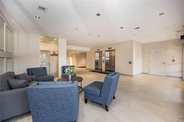 4040 Upper Middle RD #106, Burlington, ON L7M 0H2