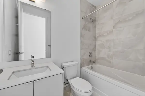 2088 James ST #1307, Burlington, ON L7R 0H2