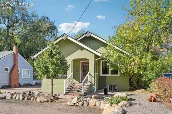 6 Alsace WAY, Colorado Springs, CO 80906