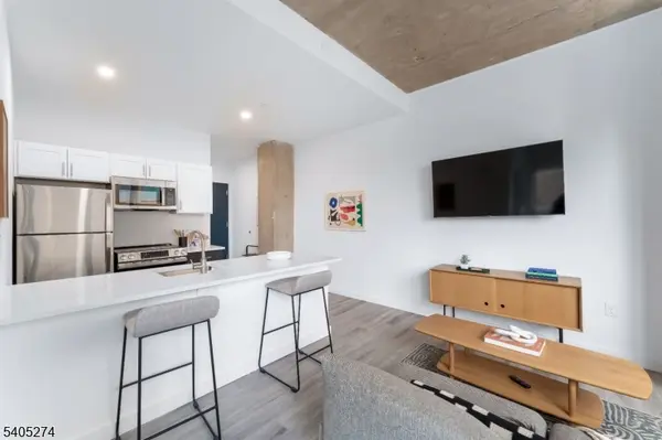 10 Commerce Ct #5G, Newark City, NJ 07102