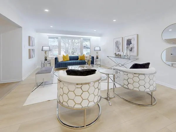 423 Connaught AVE, Toronto C07, ON M2R 2M4