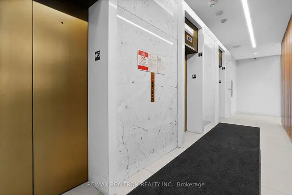 2 Sonic WAY #2505, Toronto C11, ON M3C 0P2