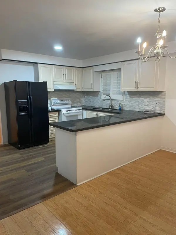 32 Tamara DR, Richmond Hill, ON L4S 1E4